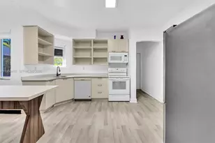 1524 Biarritz Dr, Miami Beach, FL 33141 - Photo 16