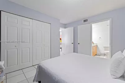 2735 W 61st Pl #204, Hialeah, FL 33016 - Photo 14