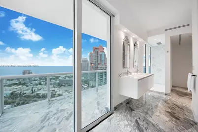 1000 S Pointe Dr #PH-2804, Miami Beach, FL 33139 - Photo 8