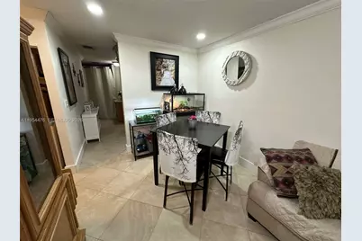 11537 SW 6th St, Sweetwater, FL 33174 - Photo 2