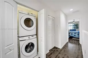 7717 Paddock Pl, Davie, FL 33328 - Photo 14