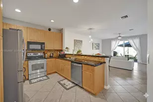 7717 Paddock Pl, Davie, FL 33328 - Photo 2