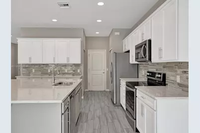 8330 Rearing Ln, Lake Worth, FL 33467 - Photo 6