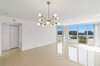 400 S Pointe Dr #807, Miami Beach, FL 33139 - Photo 2