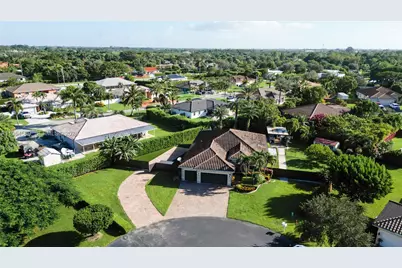 2133 NW 14th Pl, Homestead, FL 33030 - Photo 4