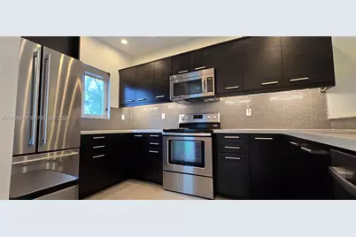 1000 SE 2nd St #2, Fort Lauderdale, FL 33301 - Photo 2