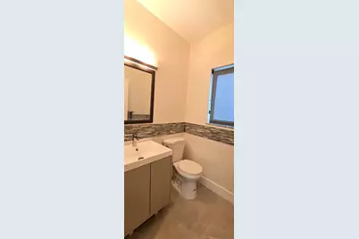 1000 SE 2nd St #2, Fort Lauderdale, FL 33301 - Photo 12