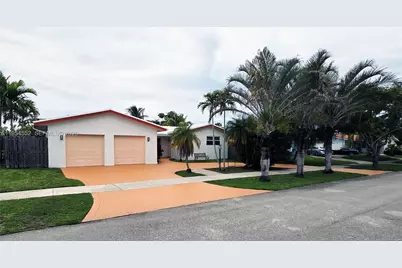 1245 Coral Ln, Hollywood, FL 33019 - Photo 1