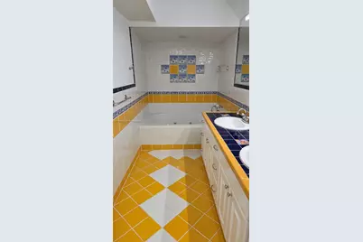 1245 Coral Ln, Hollywood, FL 33019 - Photo 32