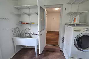 1245 Coral Ln, Hollywood, FL 33019 - Photo 26