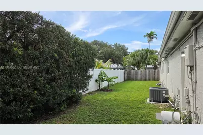 1245 Coral Ln, Hollywood, FL 33019 - Photo 6