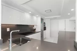 2655 Collins Ave, Miami Beach, FL 33140 - Photo 10