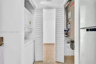 8145 NW 7th St, Miami, FL 33126 - Photo 8