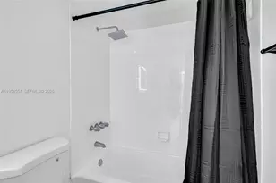 8145 NW 7th St, Miami, FL 33126 - Photo 12