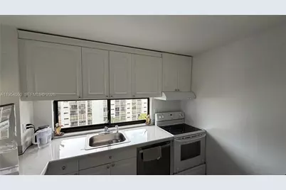 17011 N Bay Rd #912, Sunny Isles Beach, FL 33160 - Photo 12