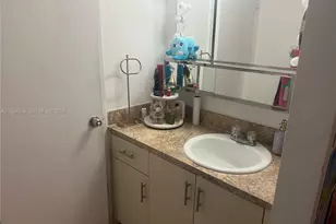 526 NW 114th Ave, Sweetwater, FL 33172 - Photo 14