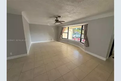 1109 SE 10th St, Deerfield Beach, FL 33441 - Photo 10
