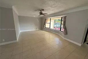 1109 SE 10th St, Deerfield Beach, FL 33441 - Photo 10