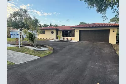 1109 SE 10th St, Deerfield Beach, FL 33441 - Photo 2