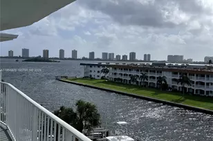 104 S Paradise Blvd, North Palm Beach, FL 33408 - Photo 1