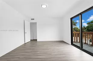 13210 Memorial Hwy, North Miami, FL 33161 - Photo 10