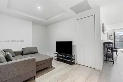 55 SW 9th St #3005, Miami, FL 33130 - Photo 8