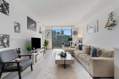 55 SW 9th St #3005, Miami, FL 33130 - Photo 2