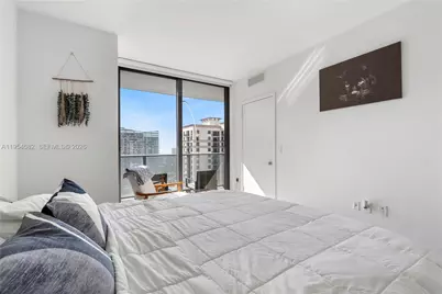 55 SW 9th St #3005, Miami, FL 33130 - Photo 16