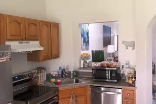 31 NE 13th Ave, Homestead, FL 33033 - Photo 4