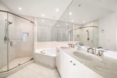 901 Brickell Key Blvd #3706, Miami, FL 33131 - Photo 18