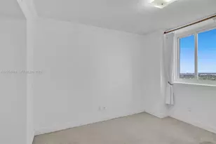 4775 Collins Ave, Miami Beach, FL 33140 - Photo 38