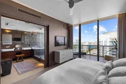 5875 Collins Ave #PH-7, Miami Beach, FL 33140 - Photo 6