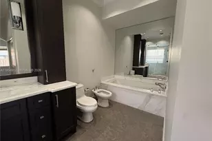 8835 NW 168th St, Miami Lakes, FL 33018 - Photo 20