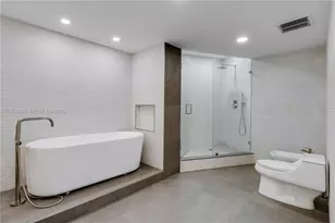 720 NE 69th St, Miami, FL 33138 - Photo 38