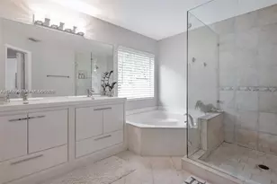 1800 Water Ridge Dr, Weston, FL 33326 - Photo 32