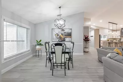 1800 Water Ridge Dr, Weston, FL 33326 - Photo 6