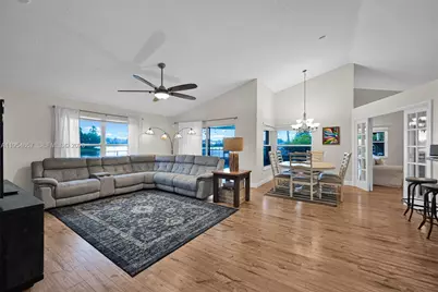 9421 Hollyhock Ct, Davie, FL 33328 - Photo 12