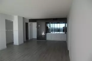 20505 E Country Club Dr, Aventura, FL 33180 - Photo 4