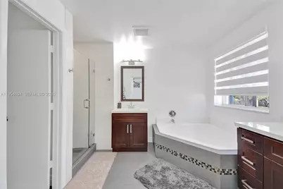 1367 Camellia Cir, Weston, FL 33326 - Photo 28