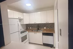 129 Mansfield, Boca Raton, FL 33434 - Photo 2