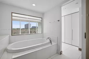 2950 NE 188th St, Aventura, FL 33180 - Photo 44