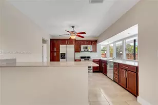 8275 SW 206th Terrace, Cutler Bay, FL 33189 - Photo 10
