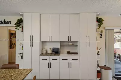 8507 NW 54th Ct, Lauderhill, FL 33351 - Photo 10