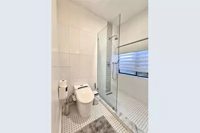 8122 NW 187th Ter #0, Hialeah, FL 33015 - Photo 22