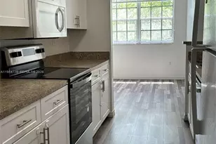 160 SW 117th Terrace, Pembroke Pines, FL 33025 - Photo 10