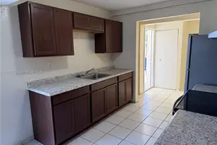 19313 NW 47th Ave, Miami Gardens, FL 33055 - Photo 8