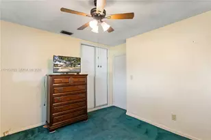 2201 NW 87th Ave, Pembroke Pines, FL 33024 - Photo 20