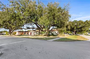 2201 NW 87th Ave, Pembroke Pines, FL 33024 - Photo 42