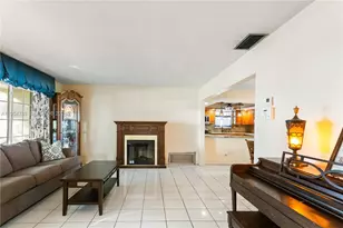 2201 NW 87th Ave, Pembroke Pines, FL 33024 - Photo 4