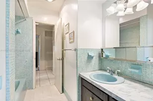 2201 NW 87th Ave, Pembroke Pines, FL 33024 - Photo 22